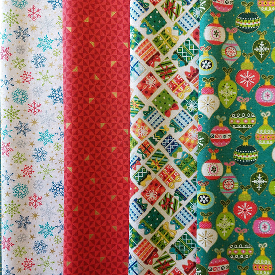 Makower UK Santa Express 4 Fat Quarter Pack