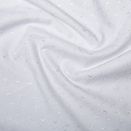 Broderie Anglais White 5 Hole